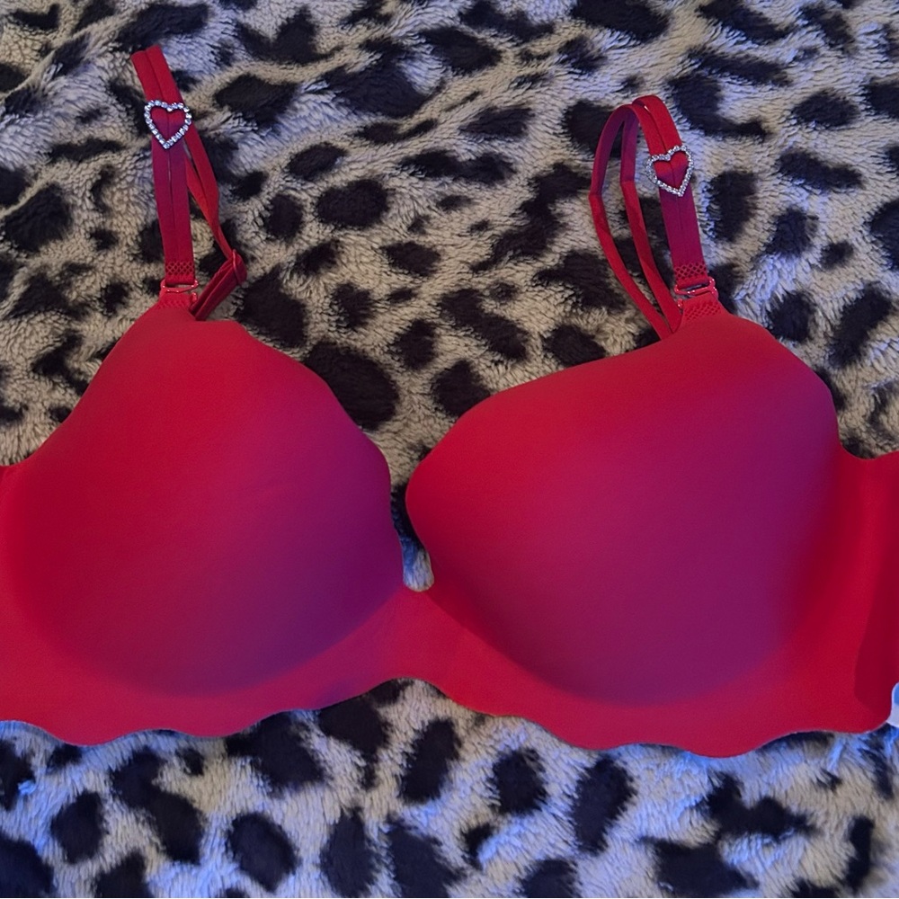 ❣️Victoria's Secret Red Padded Bra Intimates❣️